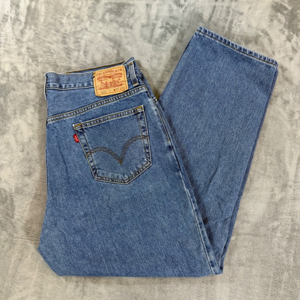 Vintage Levi's 560 Comfort Fit Jeans Men's Size 35x30 Blue Medium Wash Pants